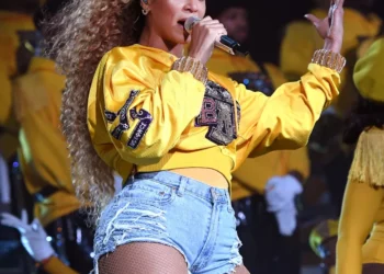 Here’s The Budge-Free Makeup Beyoncé Wore During That Iconic Coachella Set