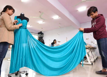 Ways to Become a Fashion Designer