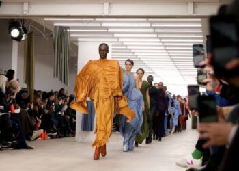 Glamour Modeling in the Fashion Industry